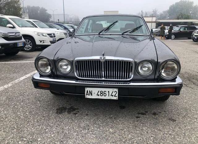 Jaguar XJ – 404134171 pieno