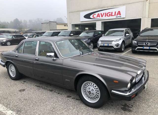 Jaguar XJ – 404134171 pieno