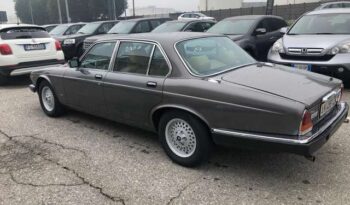 Jaguar XJ – 404134171 pieno