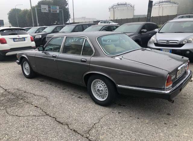 Jaguar XJ – 404134171 pieno