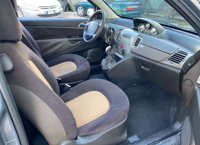 Lancia Ypsilon – 424664167 pieno
